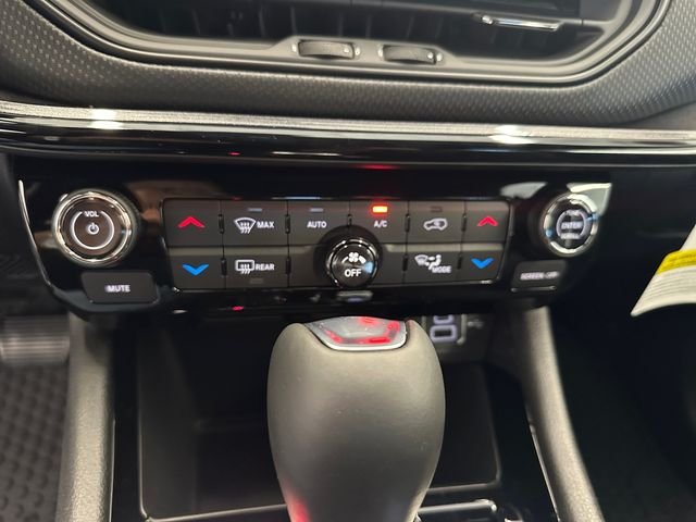 New 2026 Fathom Blue Pearl Coat Jeep Latitude image 30