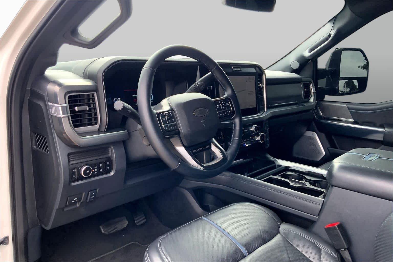 Used 2025 Star White Ford Platinum image 18