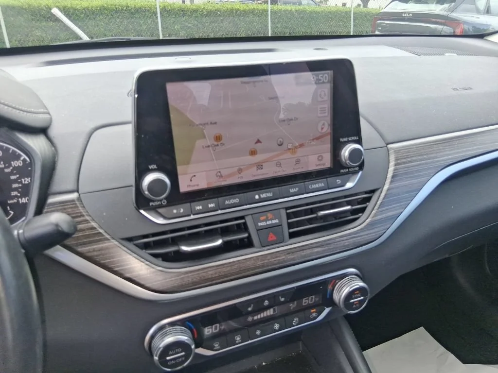Used 2019 L-gy Nissan 2.5 Platinum image 13