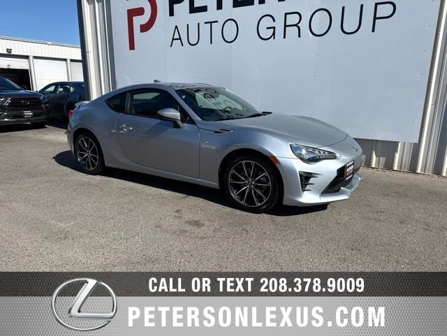 Used 2018 Gray Toyota Base image 2