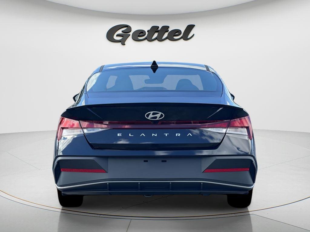 New 2026 Black Hyundai SEL Sport image 9