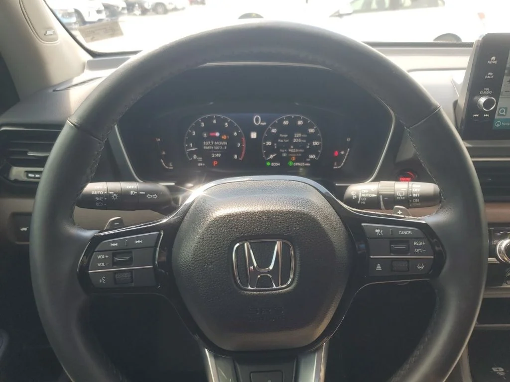 Used 2025 Black Honda Elite image 17