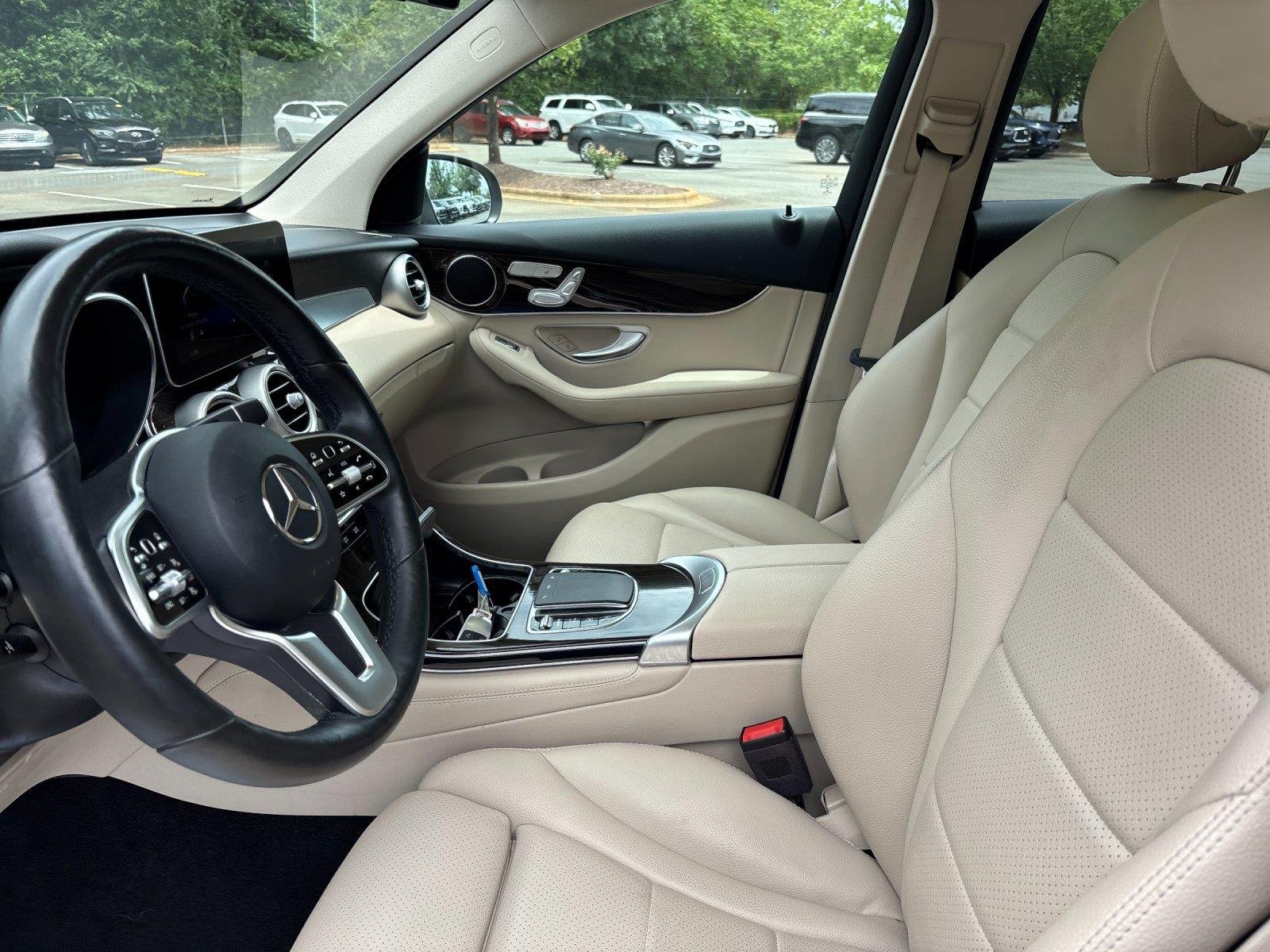 Used 2021 Obsidian Black Metallic Mercedes-Benz GLC 300 image 15