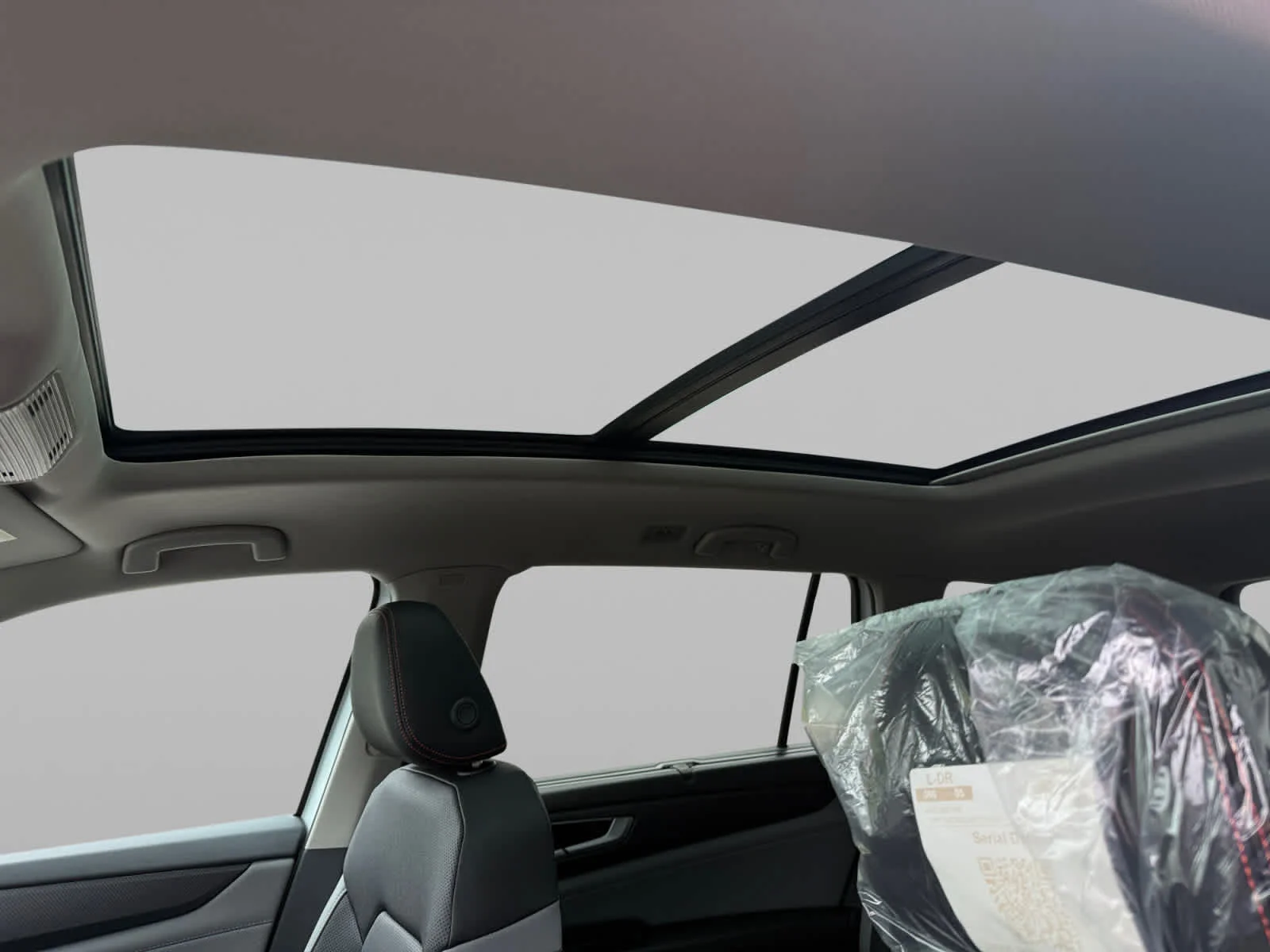 New 2026 Opal White Pearl Volkswagen 2.0T Peak Edition image 12
