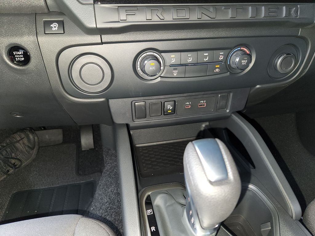 New 2026 White Nissan S King Cab image 16