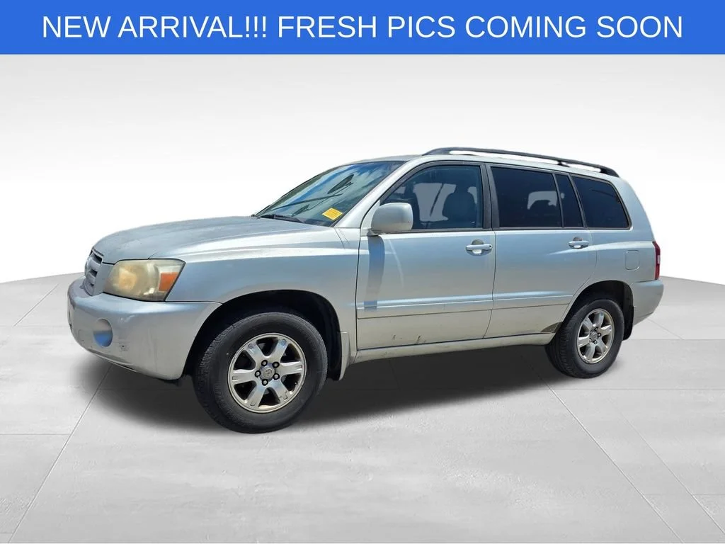 Used 2006  Toyota 4dr V6 (Natl) image 2