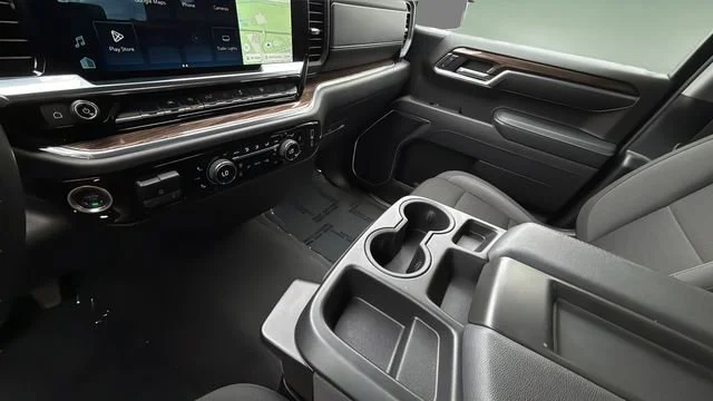 Used 2025 Cypress Gray Chevrolet LT image 16