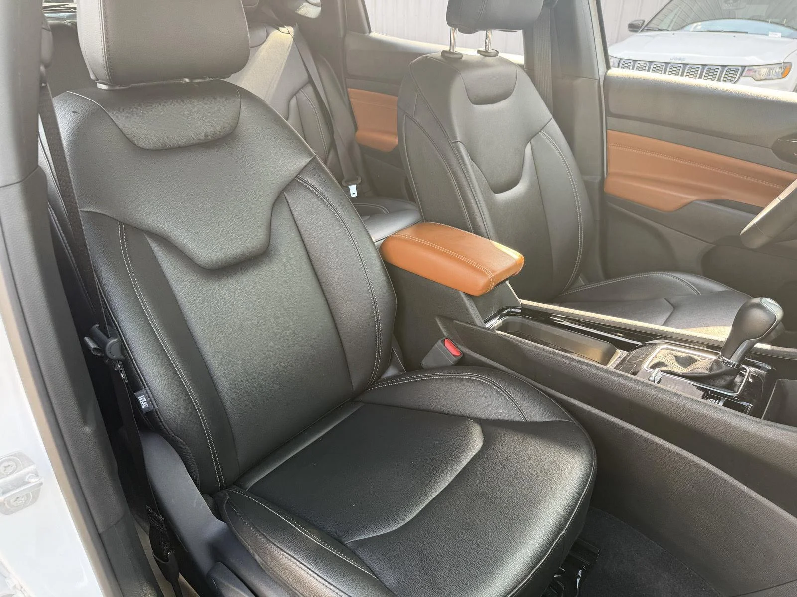 Used 2025 Bright White Clearcoat Jeep Limited image 20