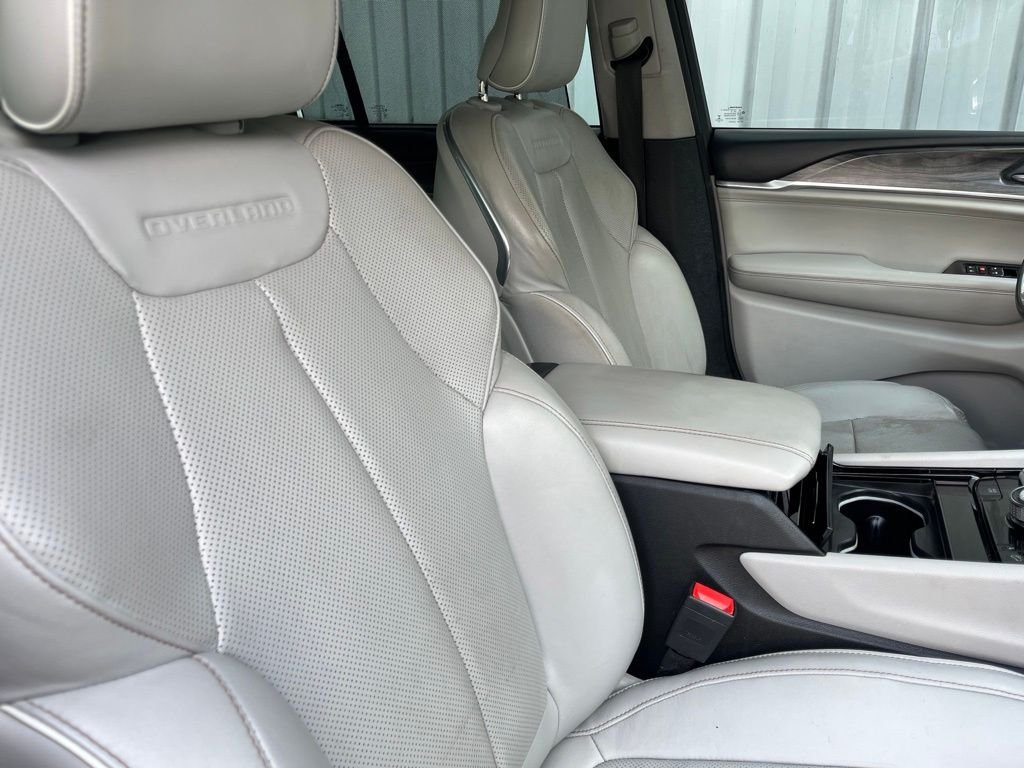 Used 2022 Gray Metallic Jeep Overland image 45