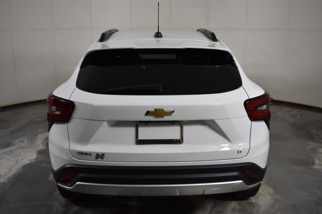 Used 2024 White Chevrolet LT image 8