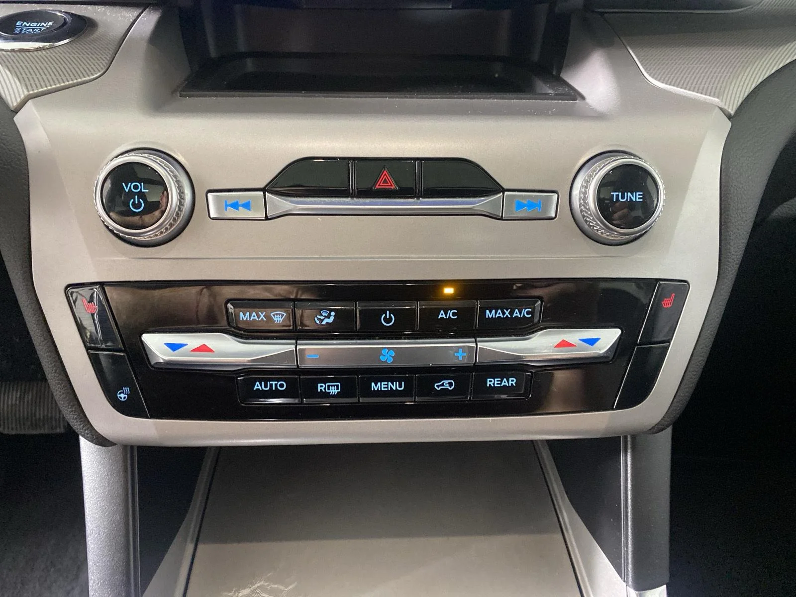 Used 2023 Agate Black Ford XLT image 19