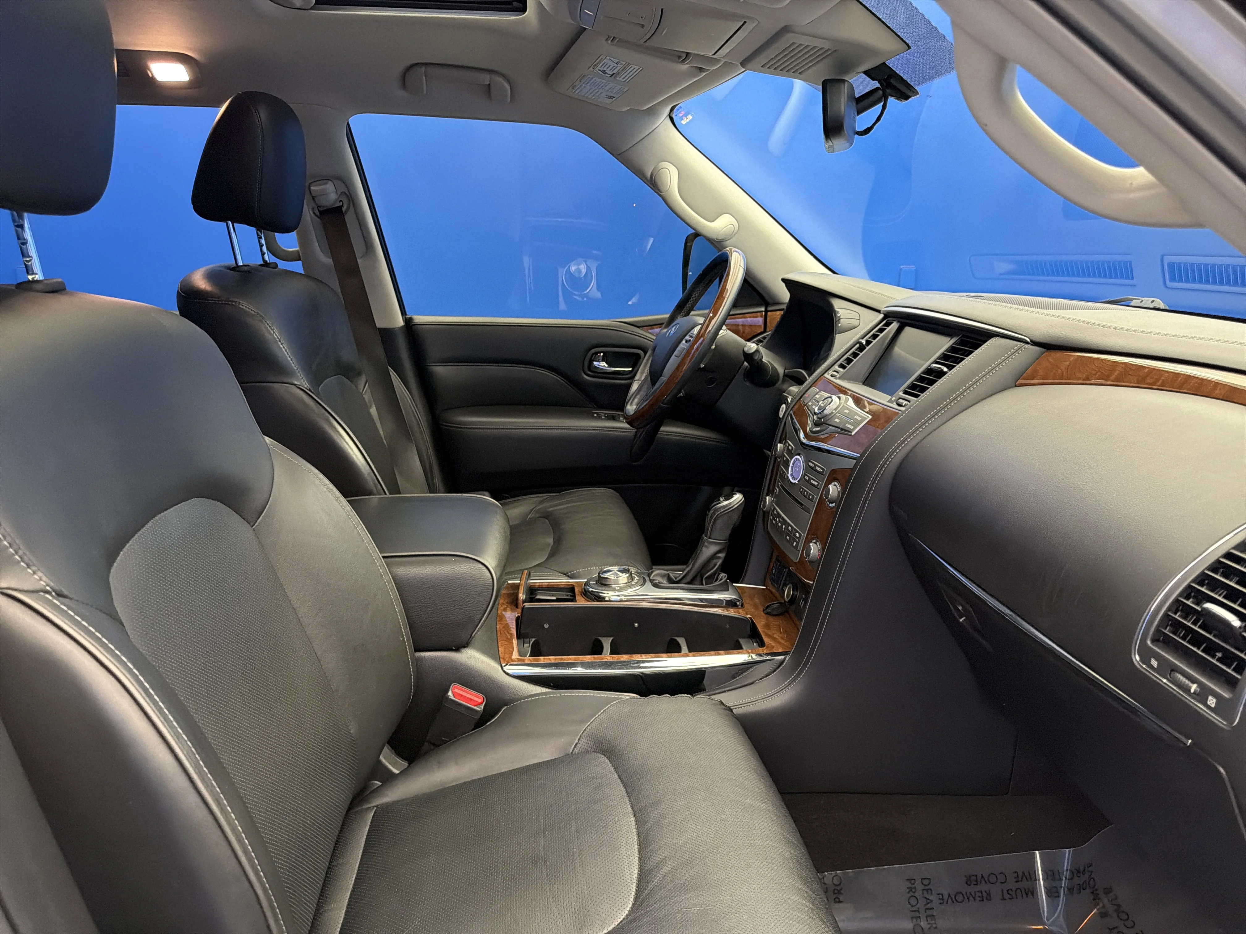 Used 2019 Liquid Platinum INFINITI LUXE image 24