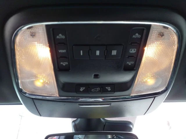 Used 2017 White Jeep Trailhawk image 28
