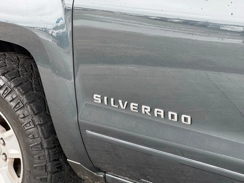 Used 2017 Gray Chevrolet LT image 5