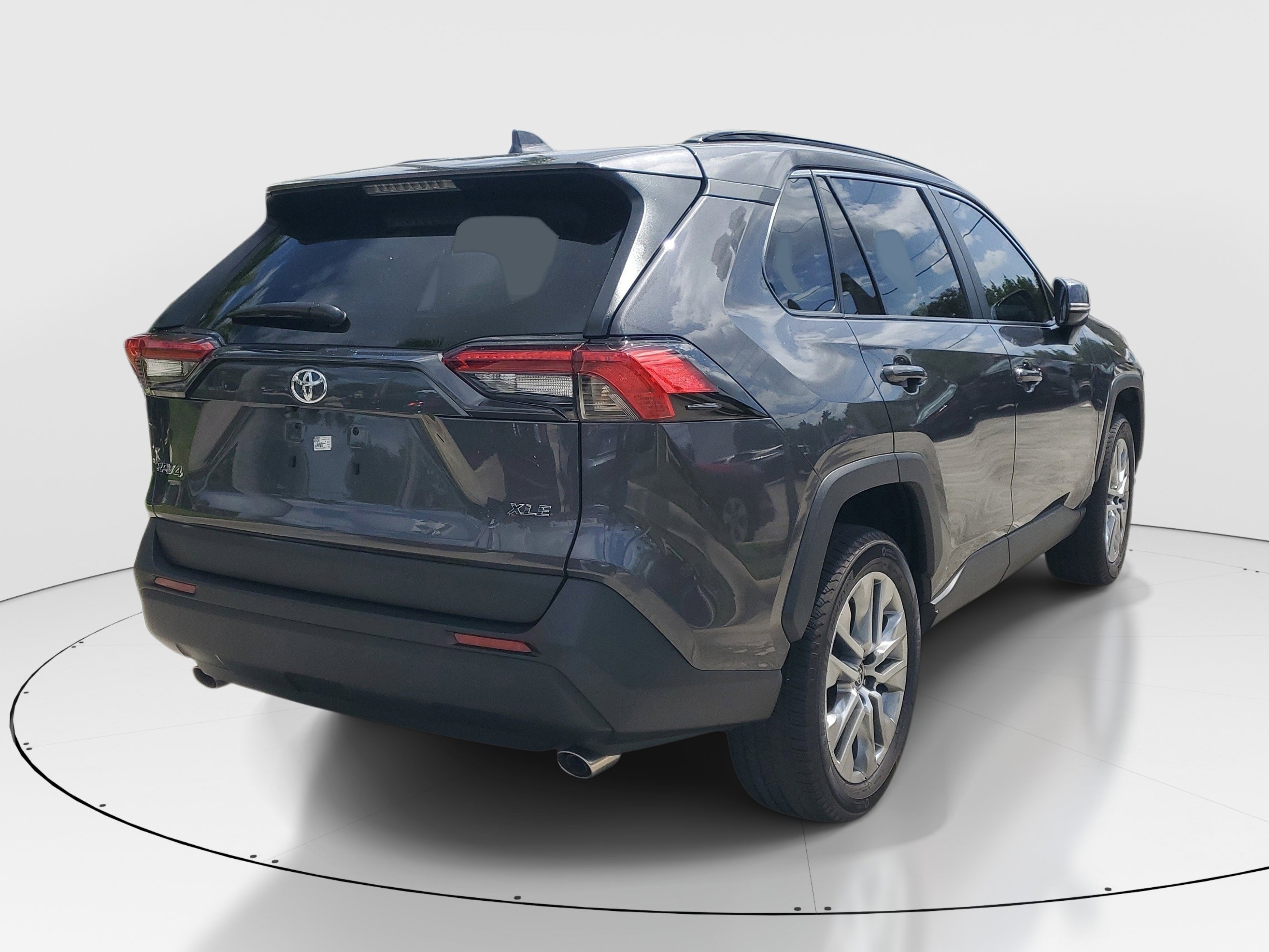 Certified Used 2023 Magnetic Gray Metallic Toyota XLE Premium image 3