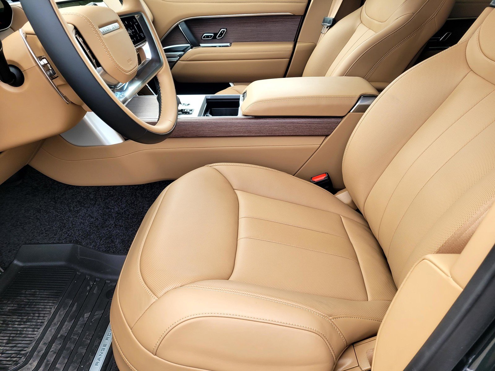New 2026 Belgravia Green Land Rover SE image 17