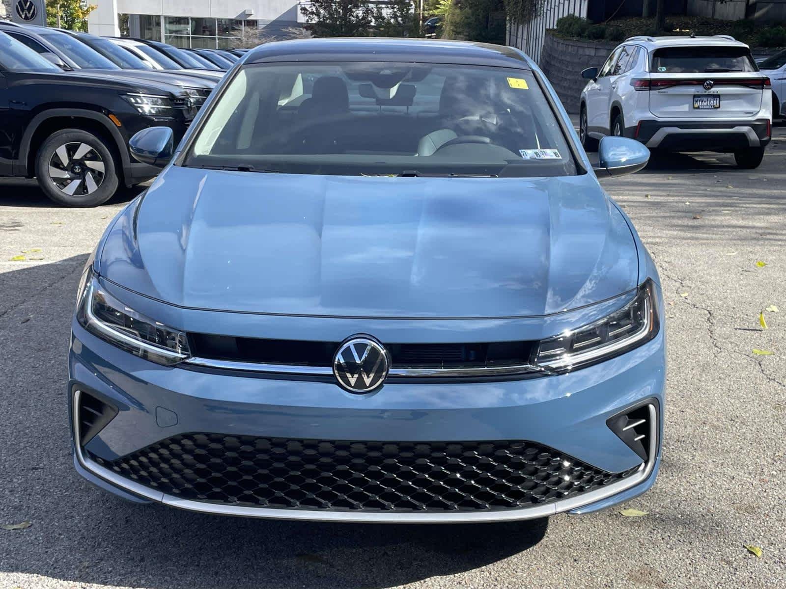 New 2027 MONTEREY BLUE PEARL Volkswagen SE image 12