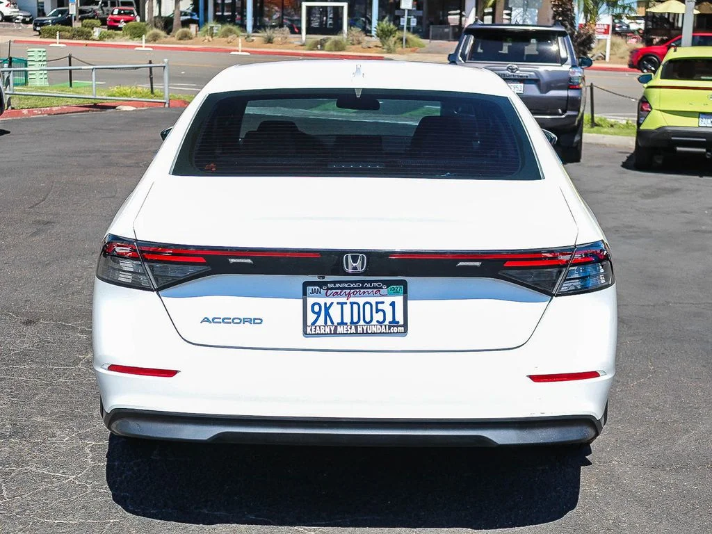 Used 2024 White Honda EX image 7