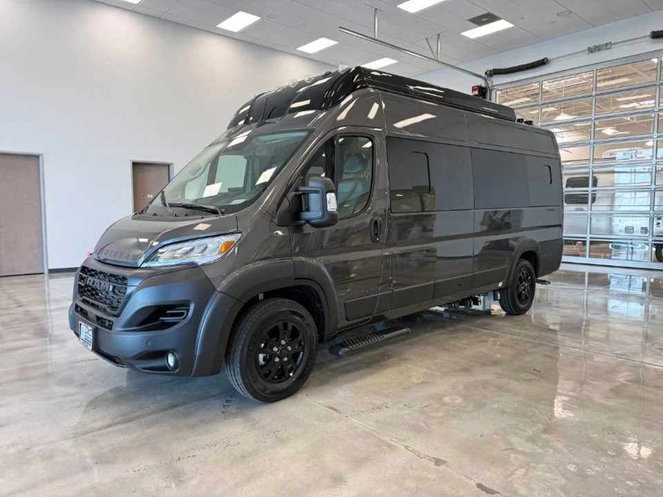 New 2027 GRANITE CRYSTAL METALLIC AIRSTREAM  image 30