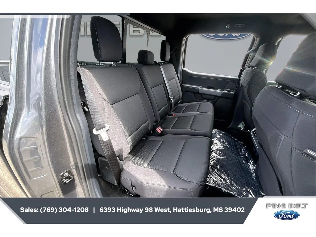 New 2026 Carbonized Gray Metallic Ford XLT image 21