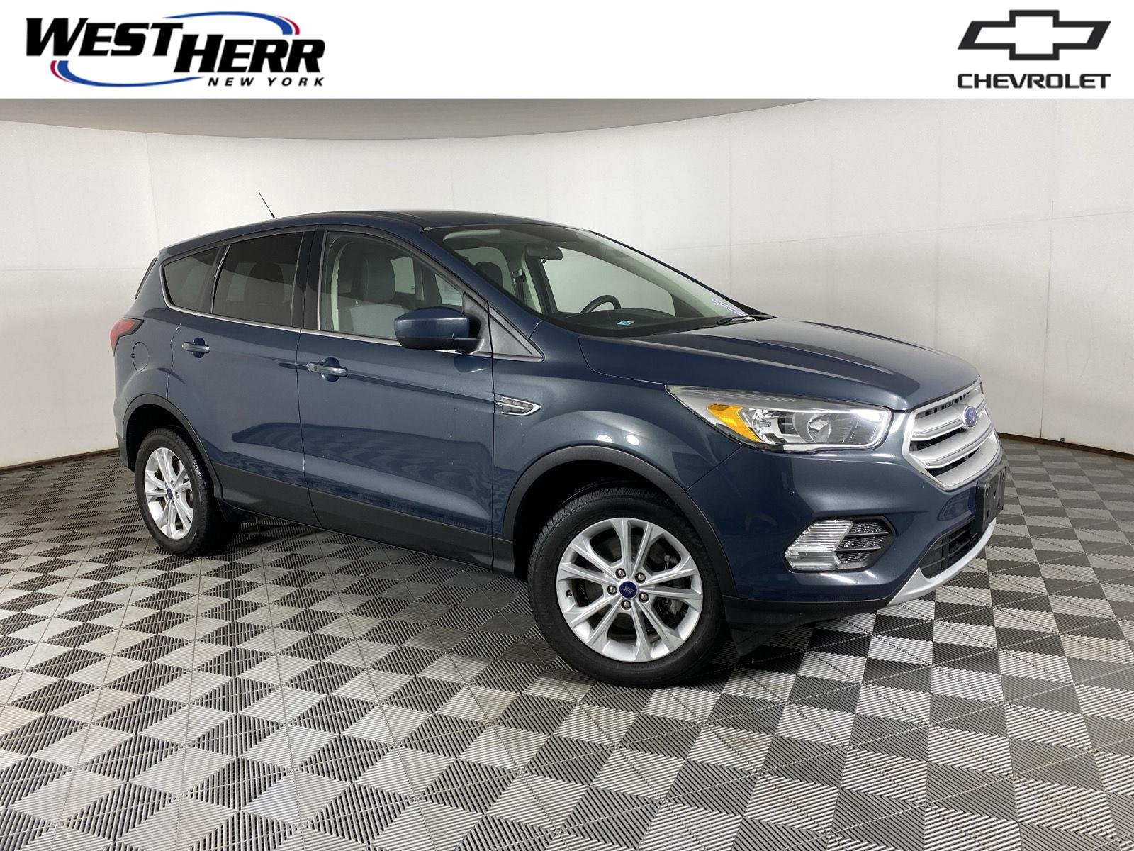 Used 2019 Baltic Sea Green Ford SE image 1