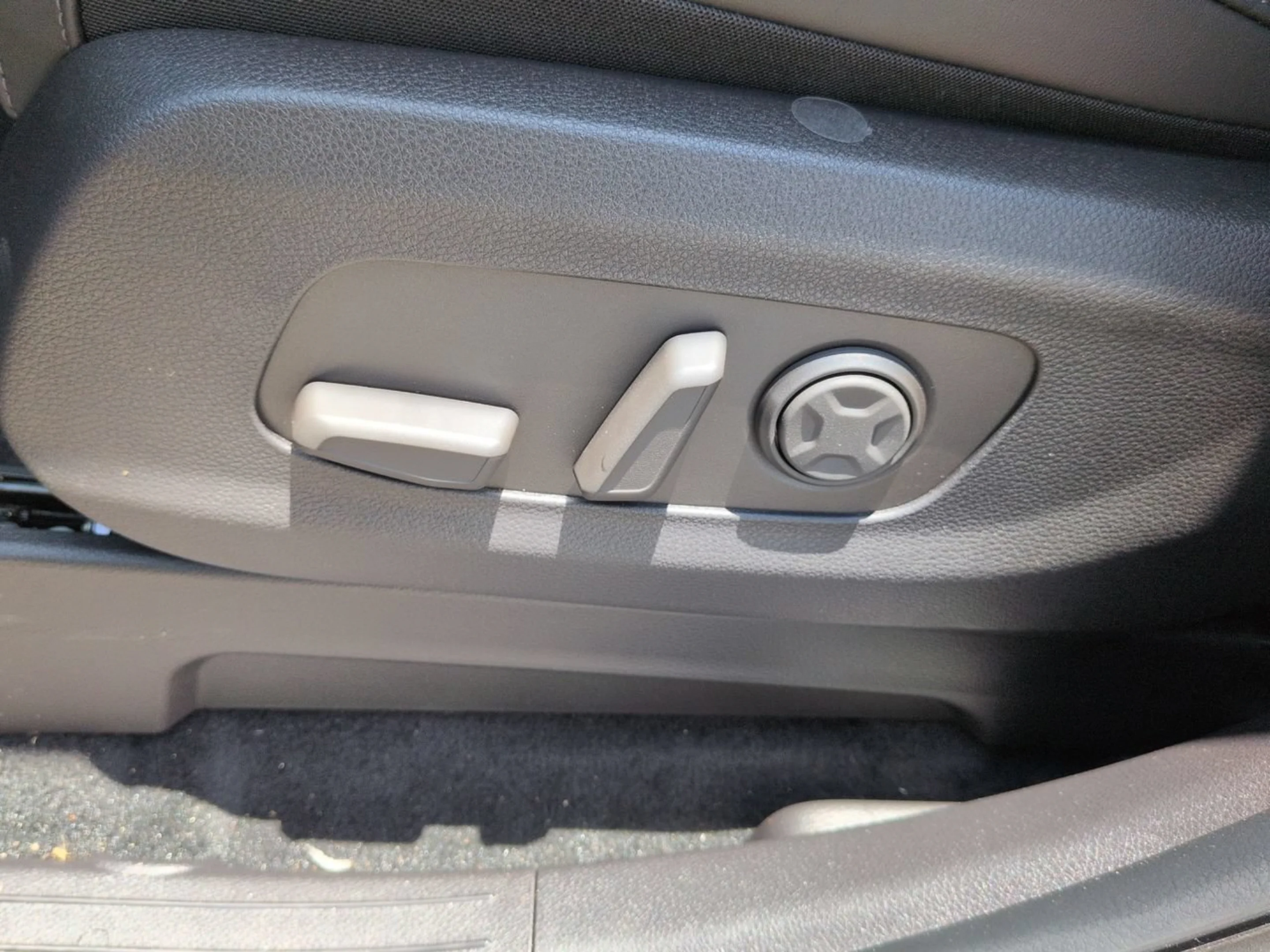 2026 Kia Carnival LXS - Photo 23