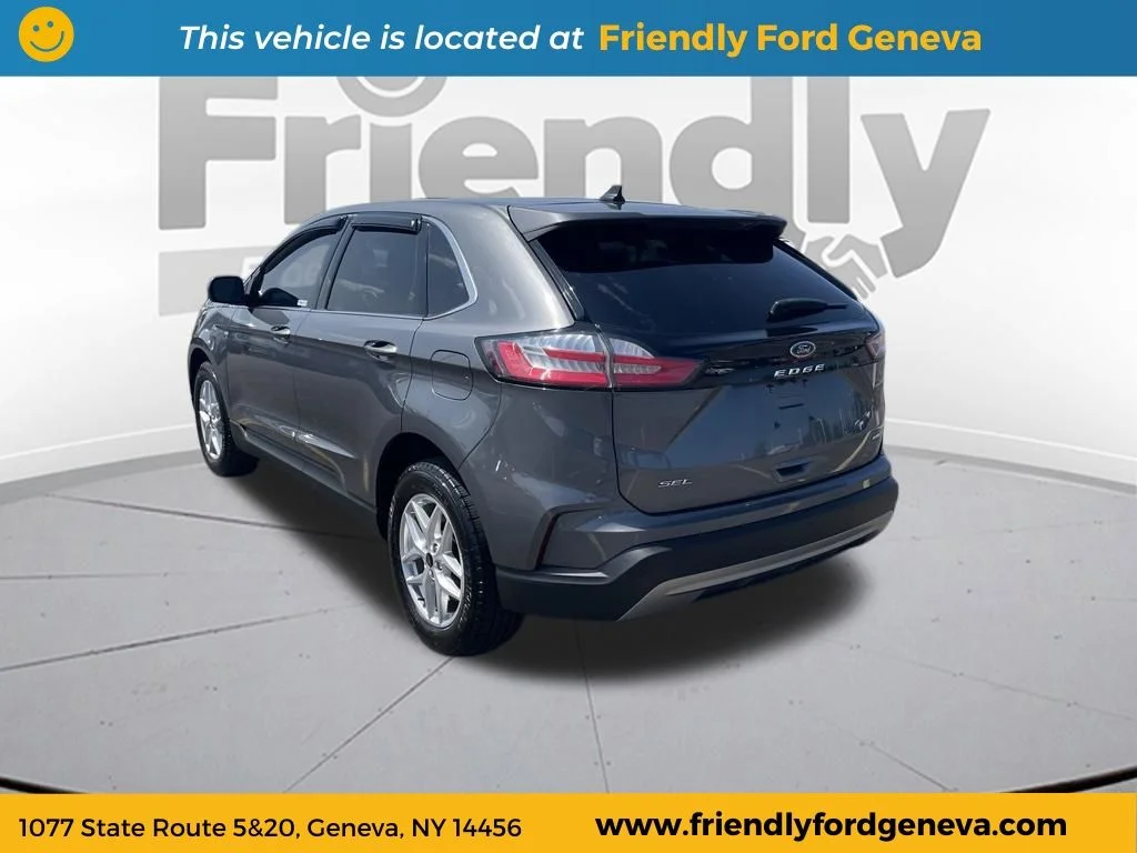Used 2024 Gray Ford SEL image 7