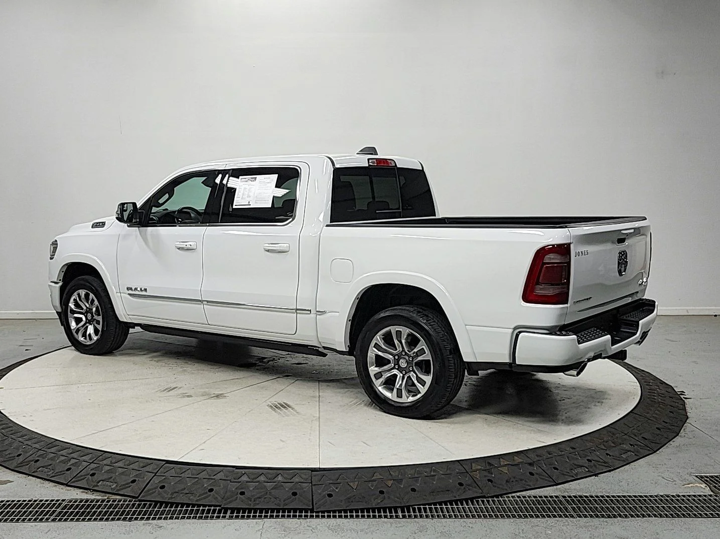 Used 2023 White Ram Limited image 5