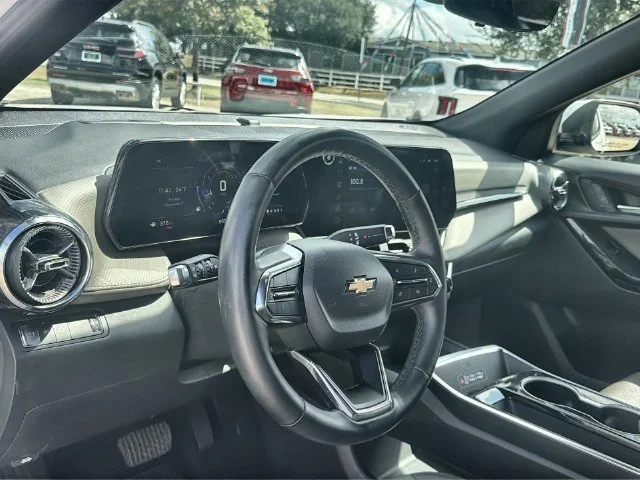 Certified Used 2025 Summit White Chevrolet LT image 10