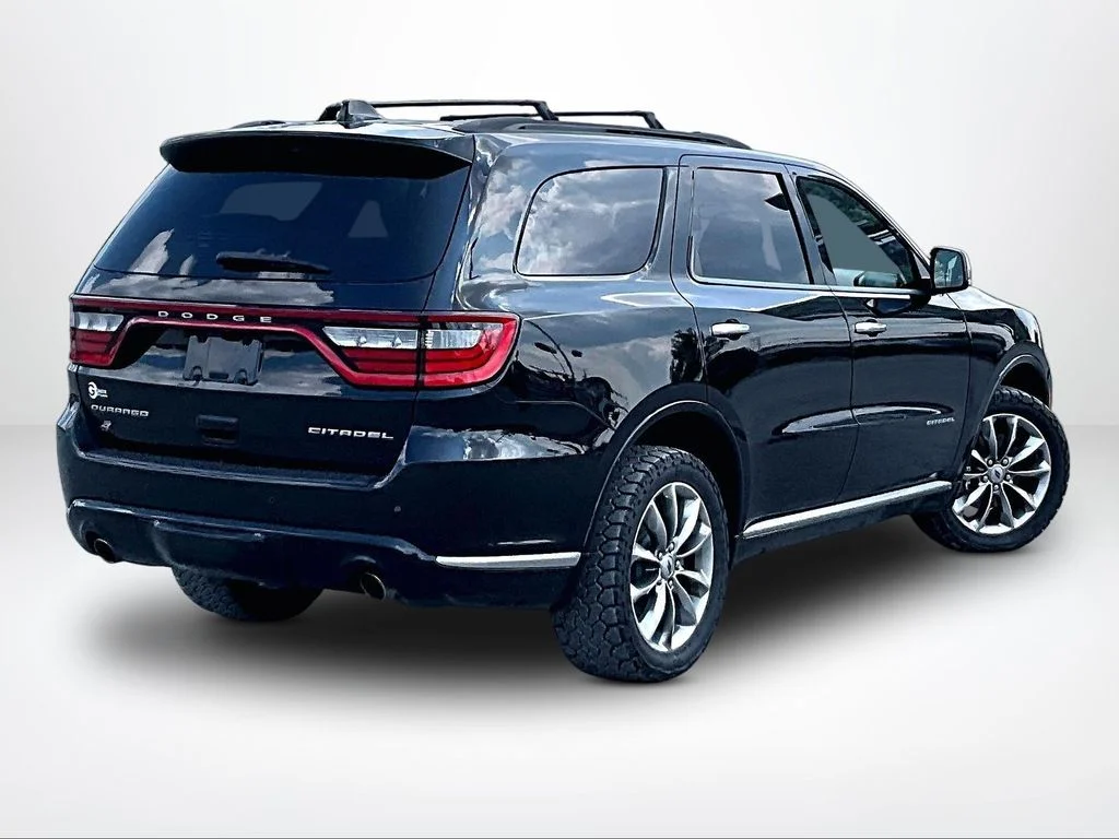 Used 2021 Black Dodge Citadel image 3