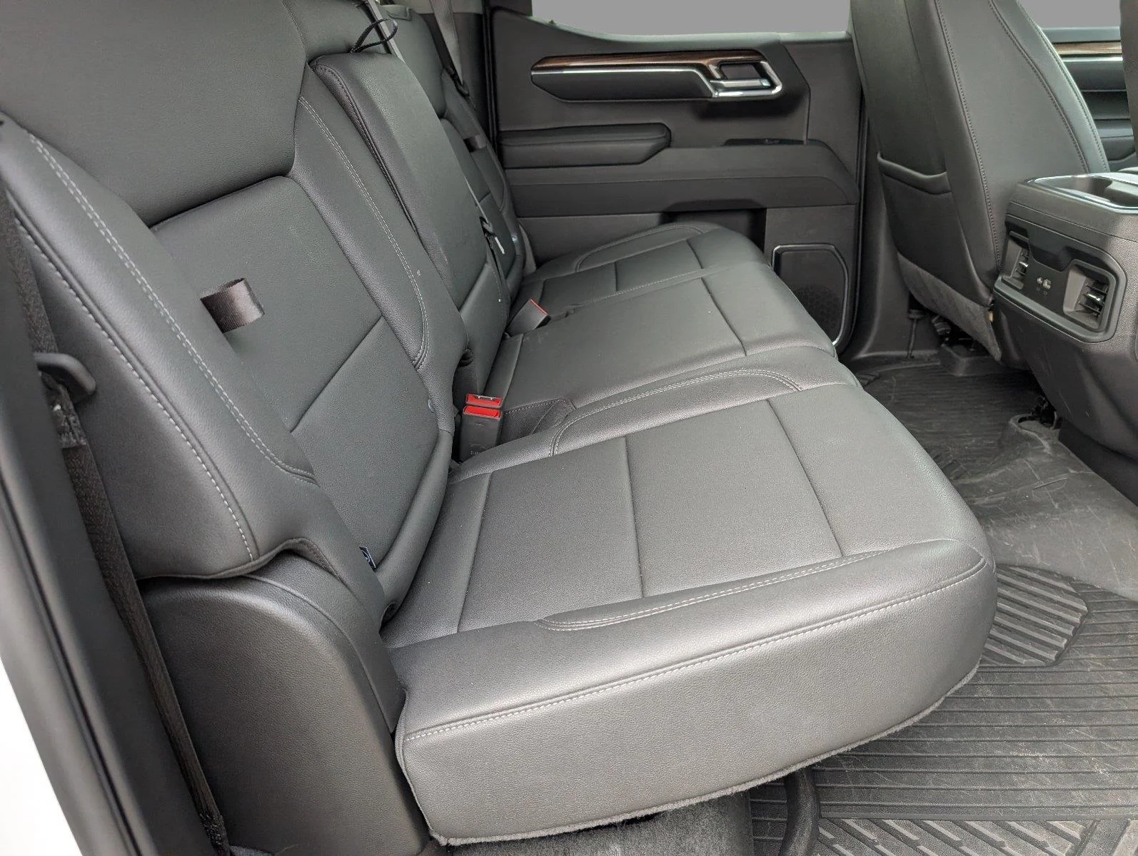 Used 2025 Summit White Chevrolet LT Trail Boss image 39