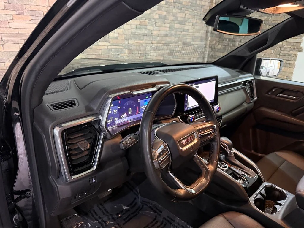 Used 2024 Onyx Black GMC Elevation image 24