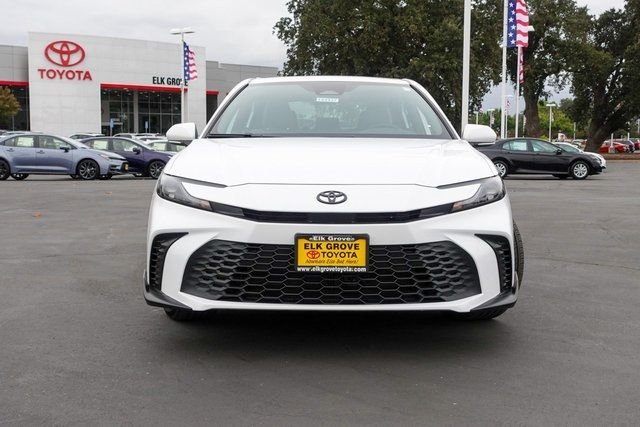New 2026 Ice Cap Toyota  SE image 4