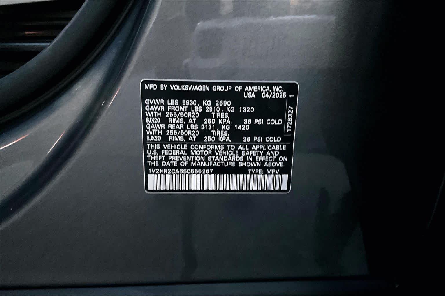 Used 2025 Platinum Gray Metallic Volkswagen 2.0T SE w/Technology image 31