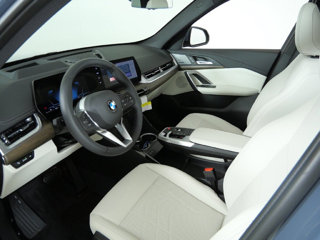 New 2027 Storm Bay Metallic BMW xDrive28i image 32