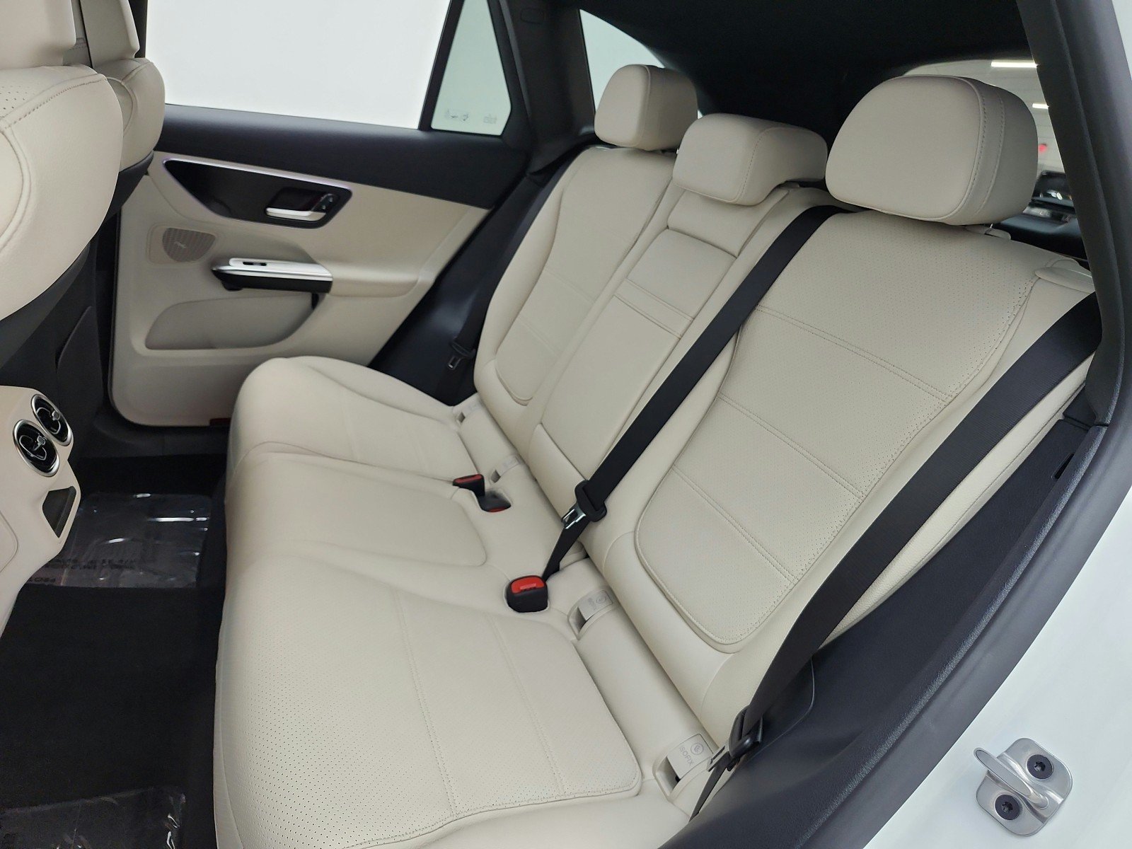 Certified Used 2024 Polar White Mercedes-Benz GLC 300 4MATIC® SUV image 13