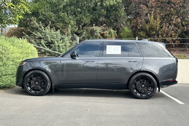 Used 2024 Gray Land Rover SE image 2
