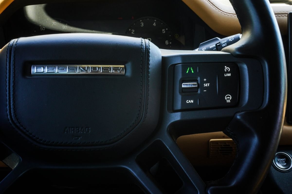 Used 2023 Black Land Rover X-Dynamic SE image 29