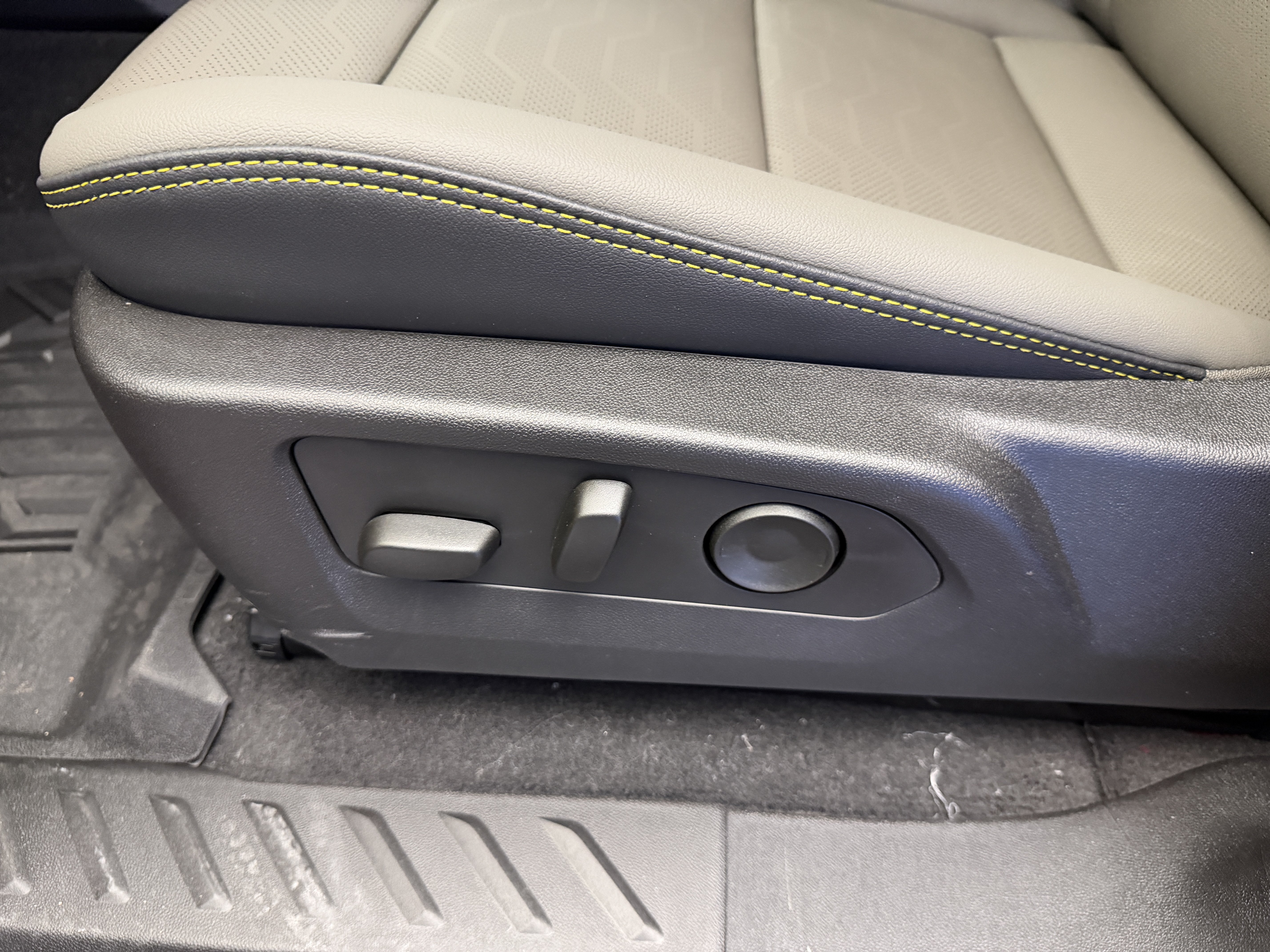 2026 Chevrolet Colorado ZR2 - Photo 13