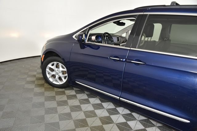 2017 Chrysler Pacifica Touring-L - Photo 8