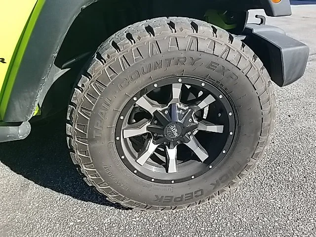 Used 2013 Green Jeep Sport image 31