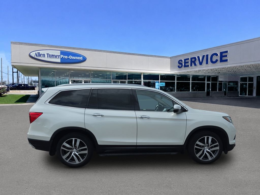 Used 2017 White Diamond Pearl Honda Elite image 9