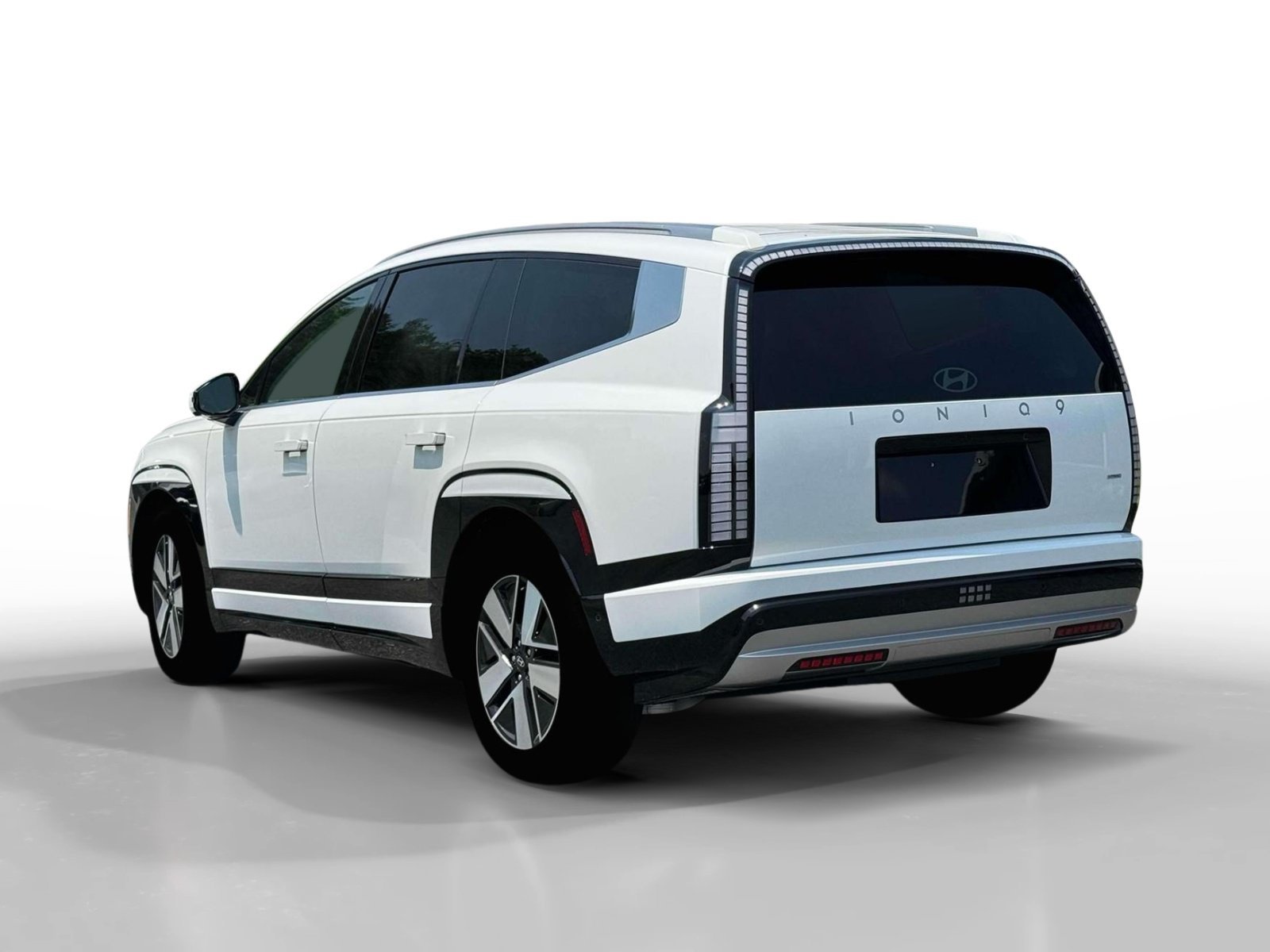 New 2026 Snow White Pearl Hyundai SEL image 5