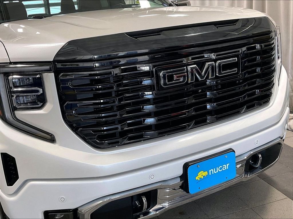 Used 2023 White GMC Denali Ultimate image 33