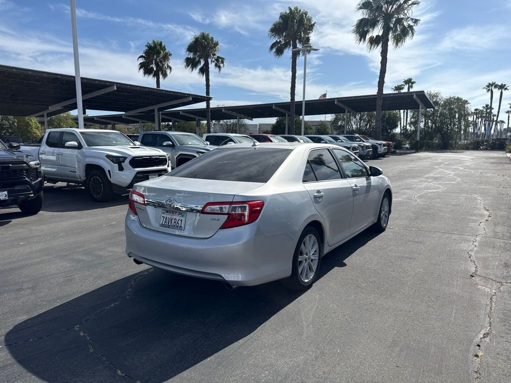 Used 2013 Silver Toyota XLE image 4