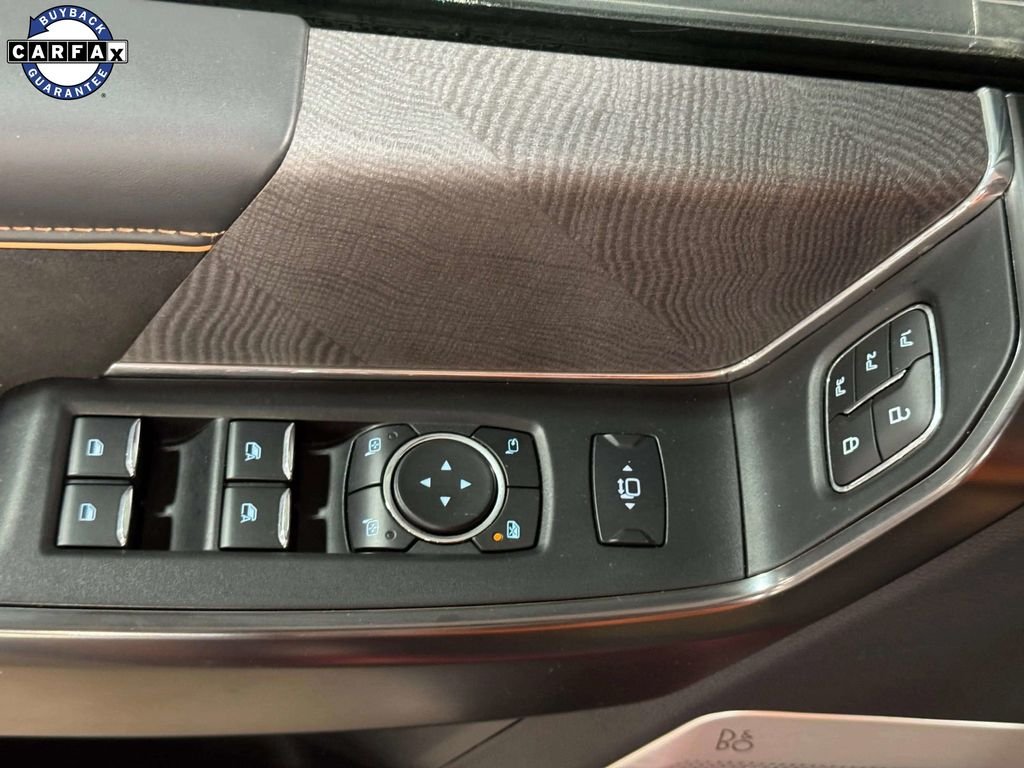 Used 2023  Ford Platinum image 19