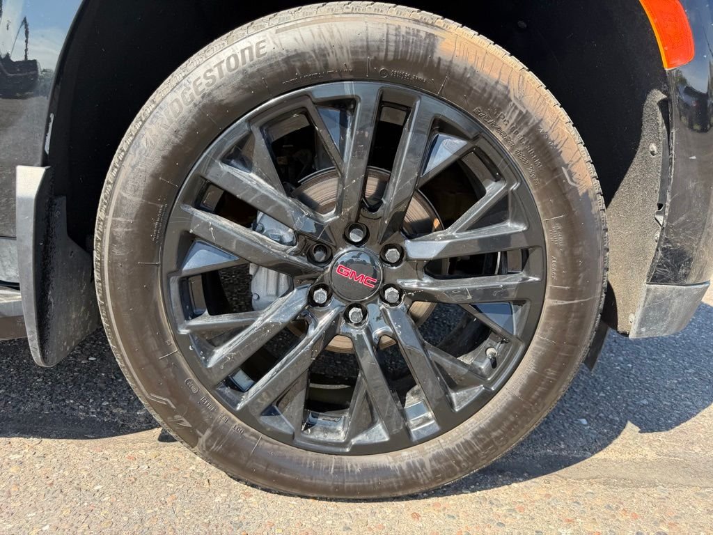 Used 2023  GMC SLT image 18