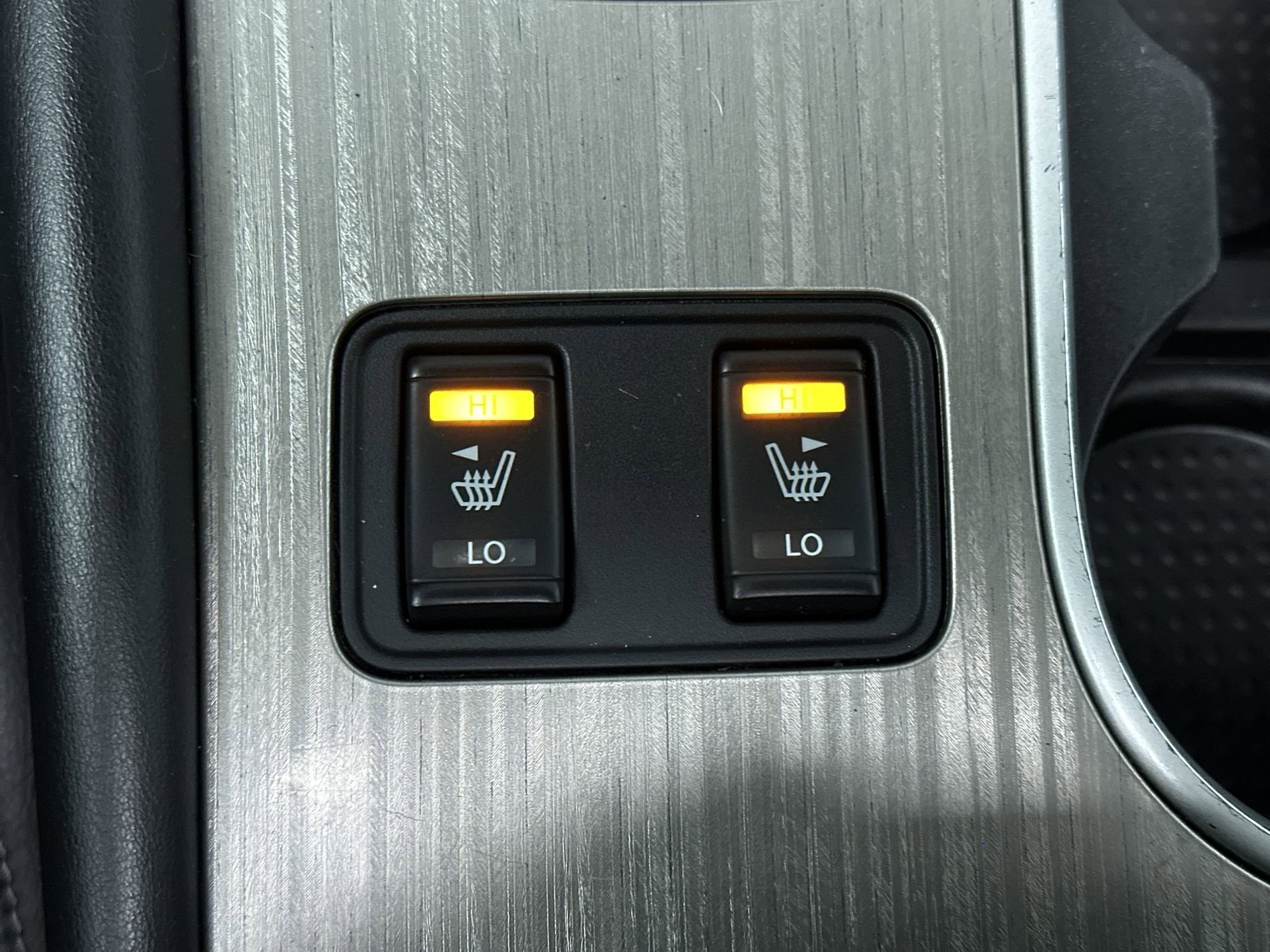 Used 2018 Gun Metallic Nissan SL image 21