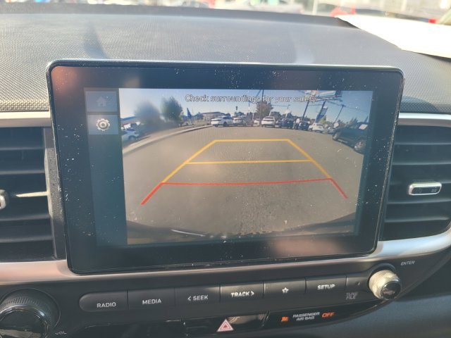 Used 2025 White Hyundai SEL image 22