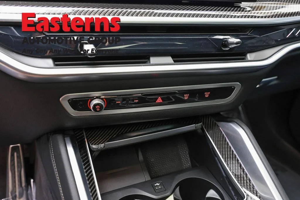 Used 2025 Black BMW M60i image 20